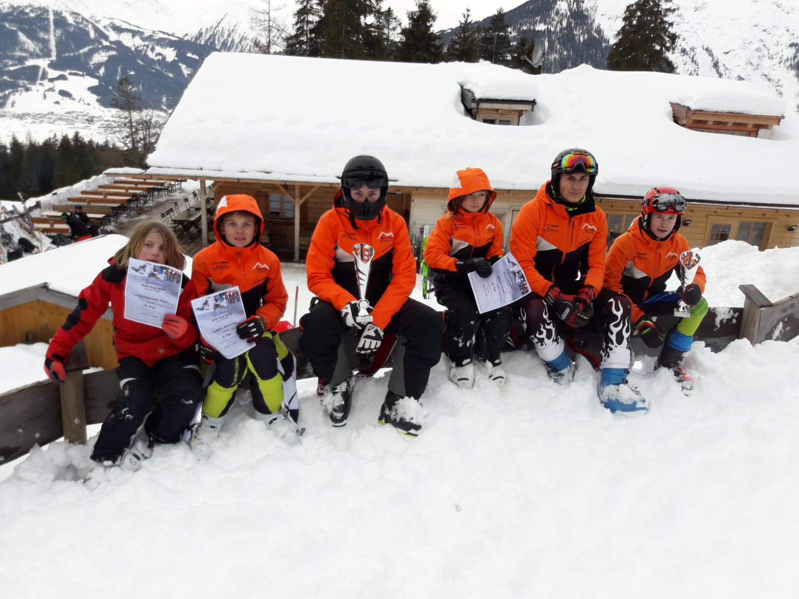 Zeigt die Skirennläufer beim Schöffen-Kids-Cup in Ehewald.